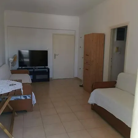 Markou Mpotsari 19 & Hras, Perigiali , Korinthias *