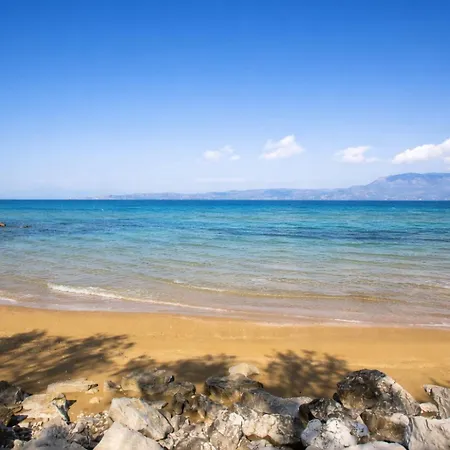 Beachfront Absolute Bliss In Perigiali, Korinthia