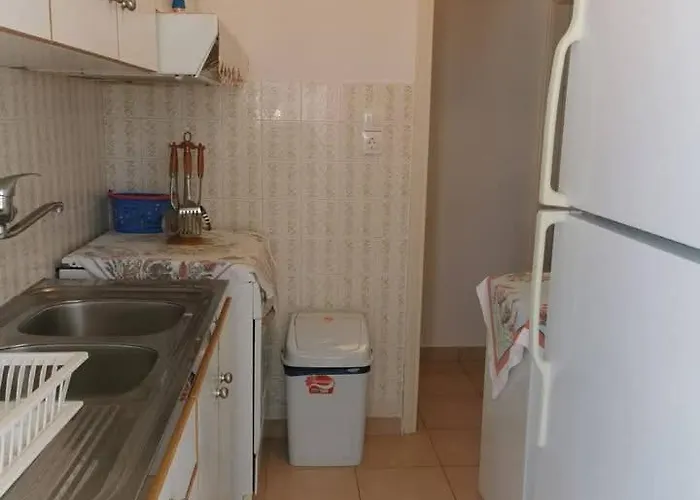 Markou Mpotsari 19 & Hras, Perigiali , Korinthias Апартаменты *